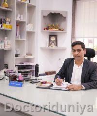 Dr Bharat Singhania