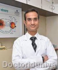 Dr Praveen Saluja